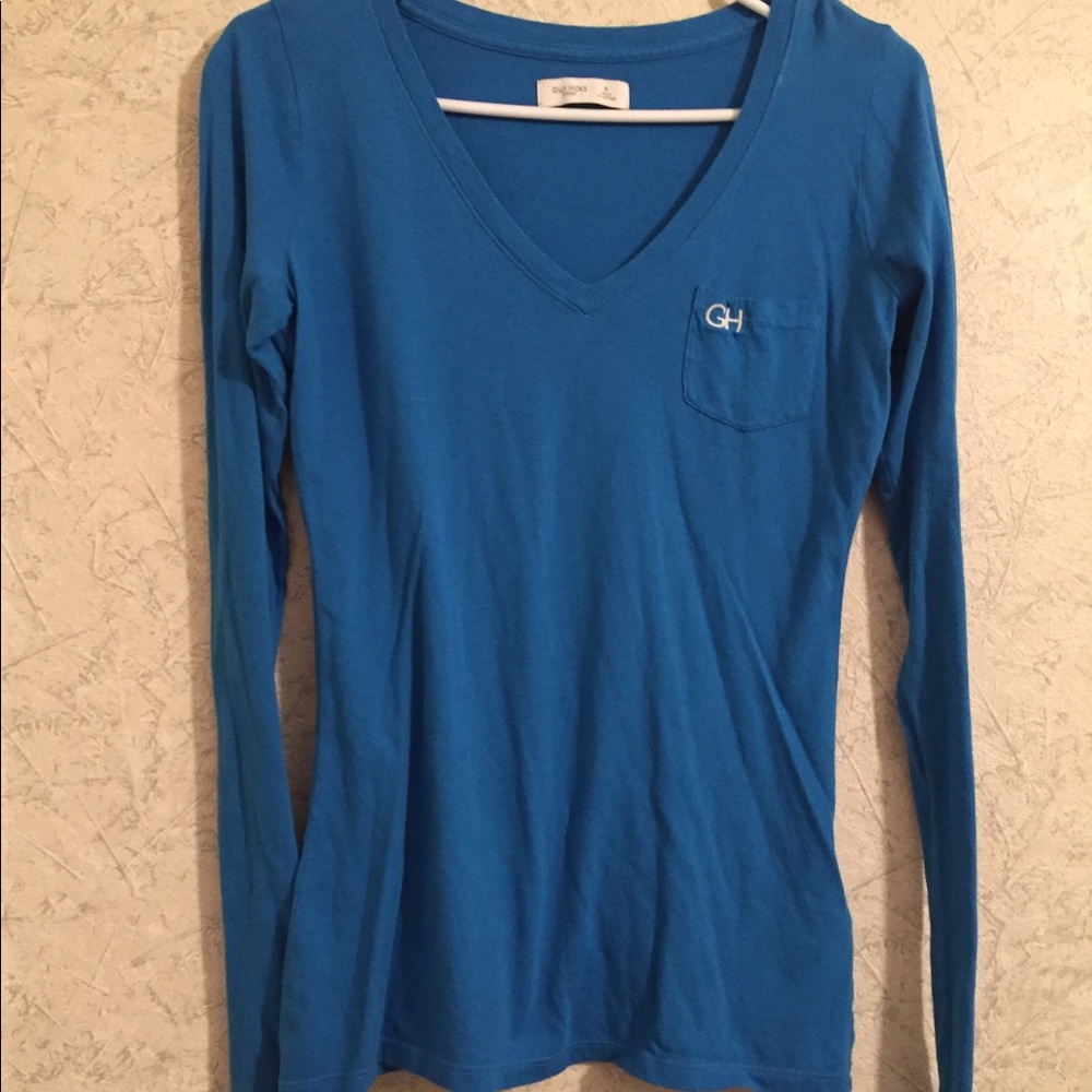 🆕 Gently loved Gilly Hicks long sleeve v neck tee